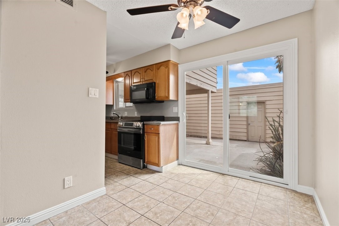 4920 Larkspur Street Property Photo 5