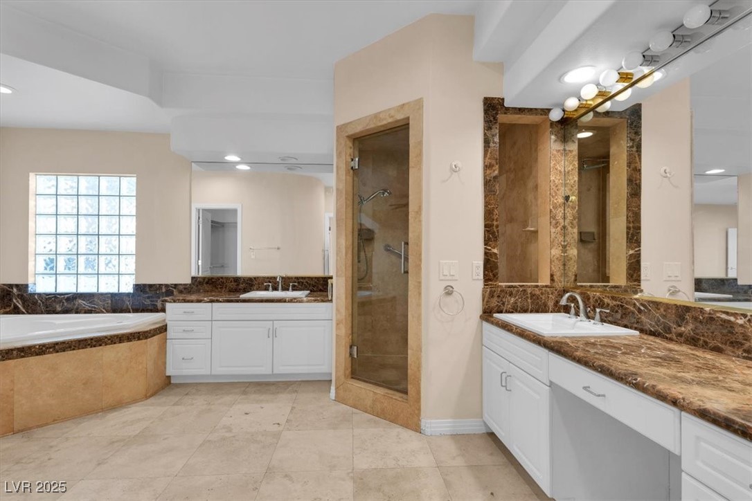 7956 Marbella Circle Property Photo 14