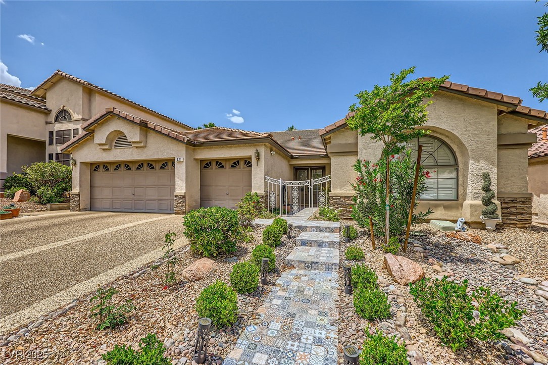 521 Dawn Cove Drive Property Photo 1