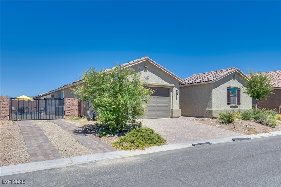 2558 Blossom Avenue Property Photo 1