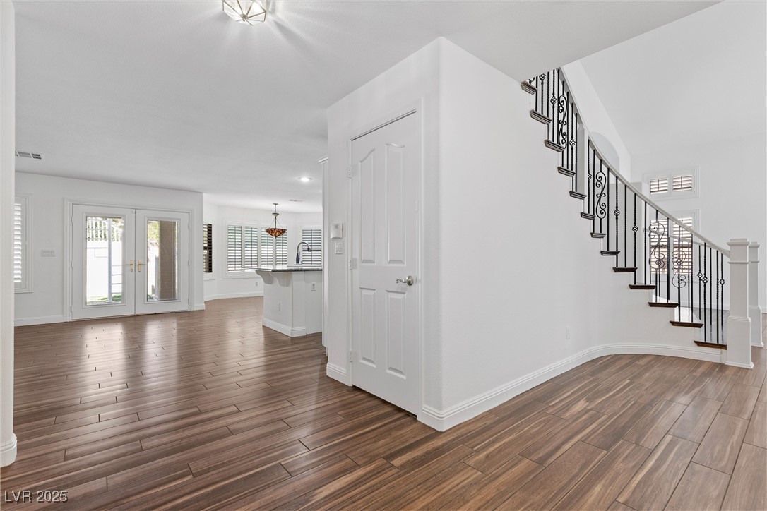 283 Grand Olympia Drive Property Photo 12