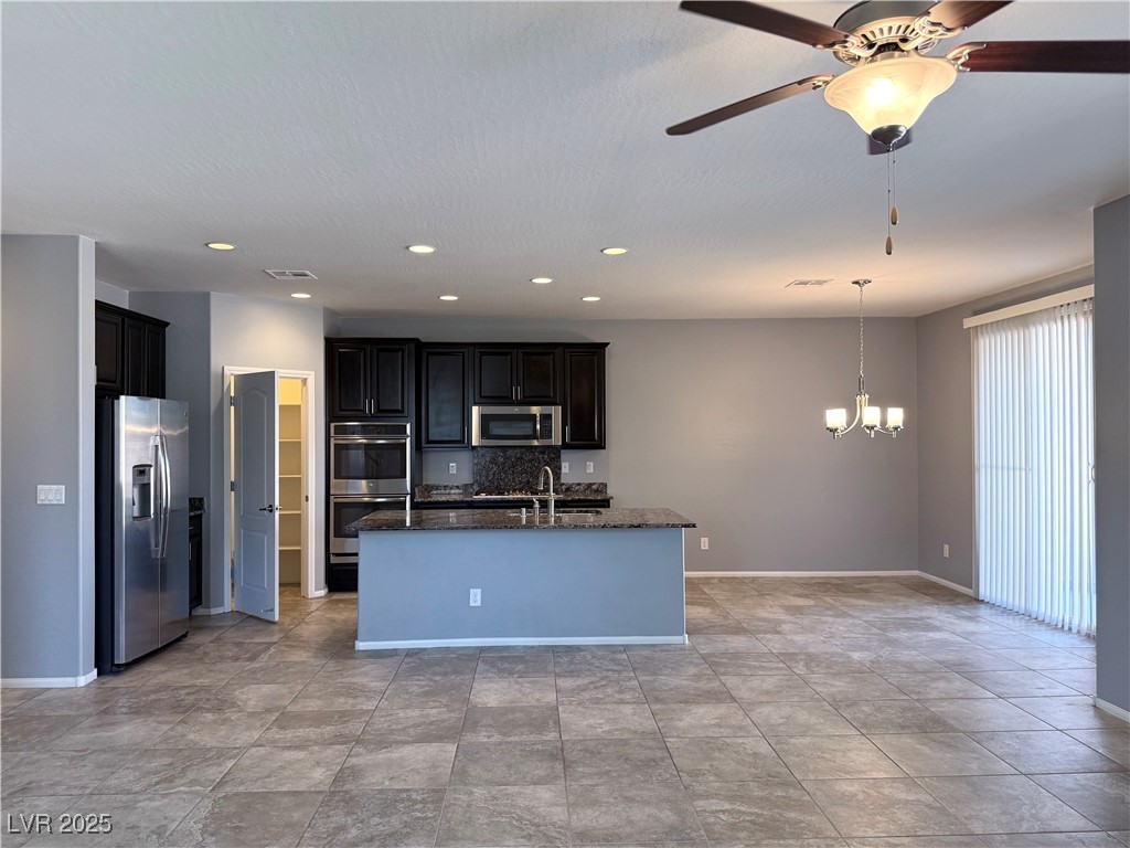 3478 Elegant Rose Street Property Photo 3