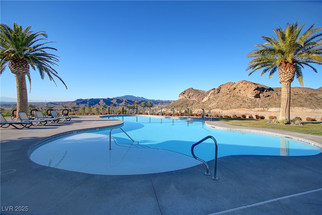 44 Strada Caruso Property Photo 8