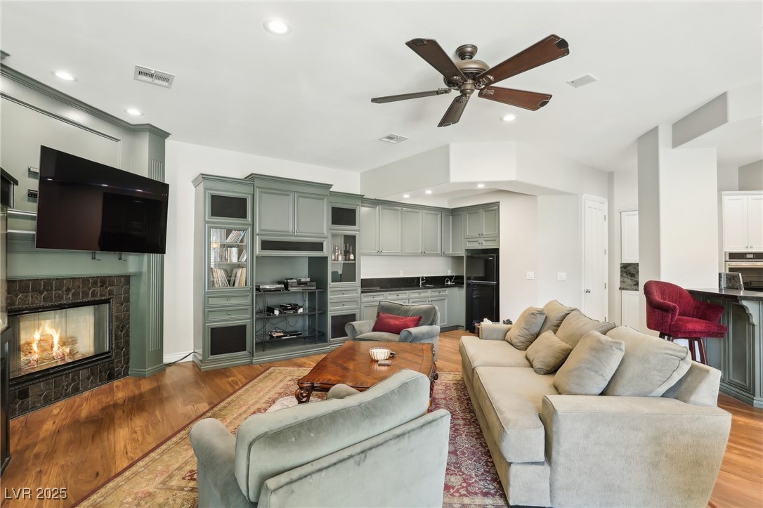 2338 Dolphin Court Property Photo 15