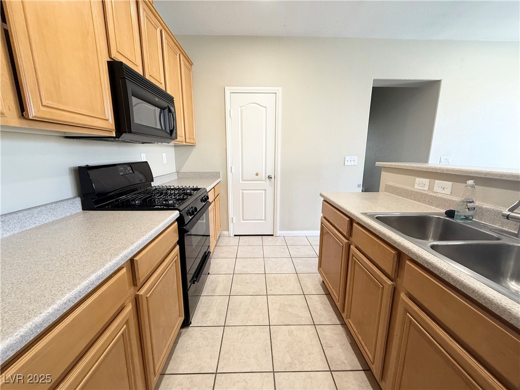 3916 Sweet Pine Street 101 Property Photo 4