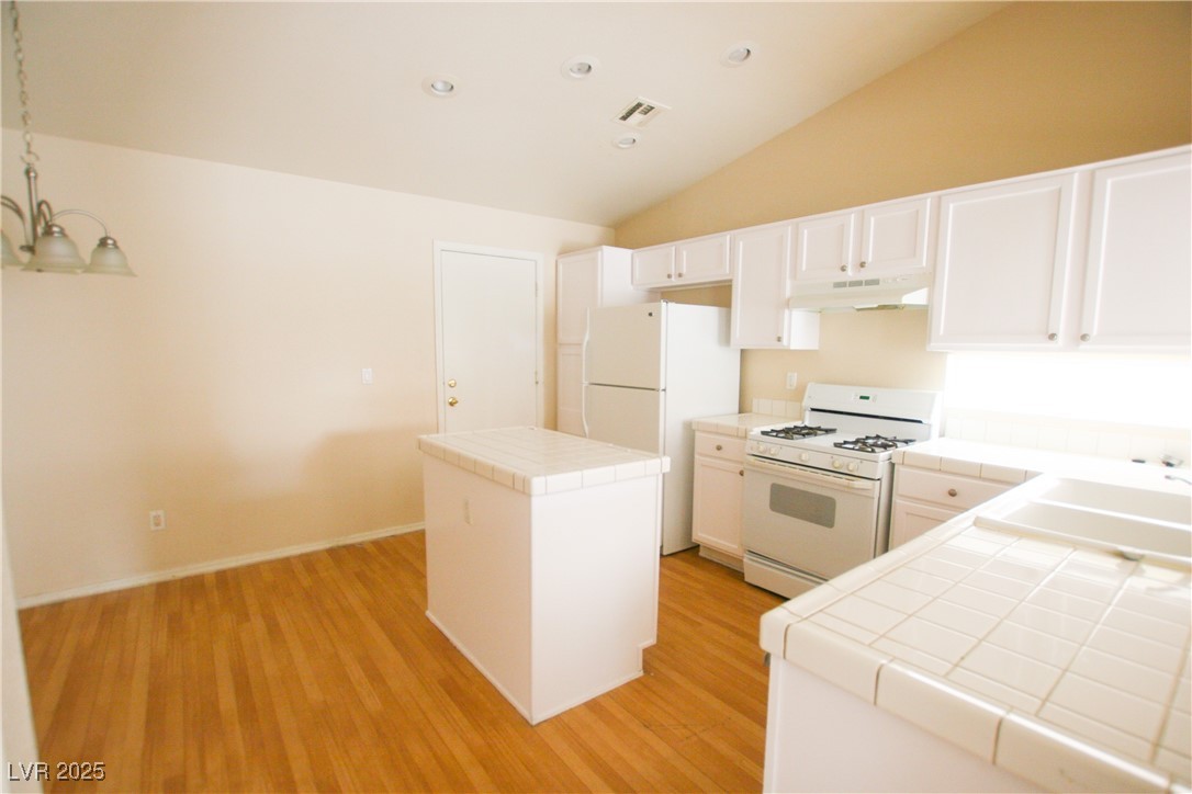 1517 Glenrosa Drive Property Photo 6