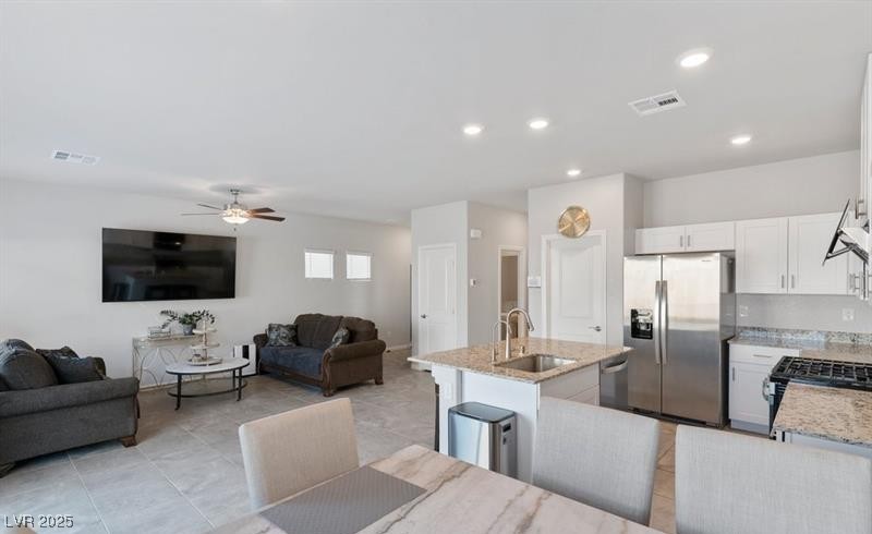 7462 Dragonfruit Avenue Property Photo 6