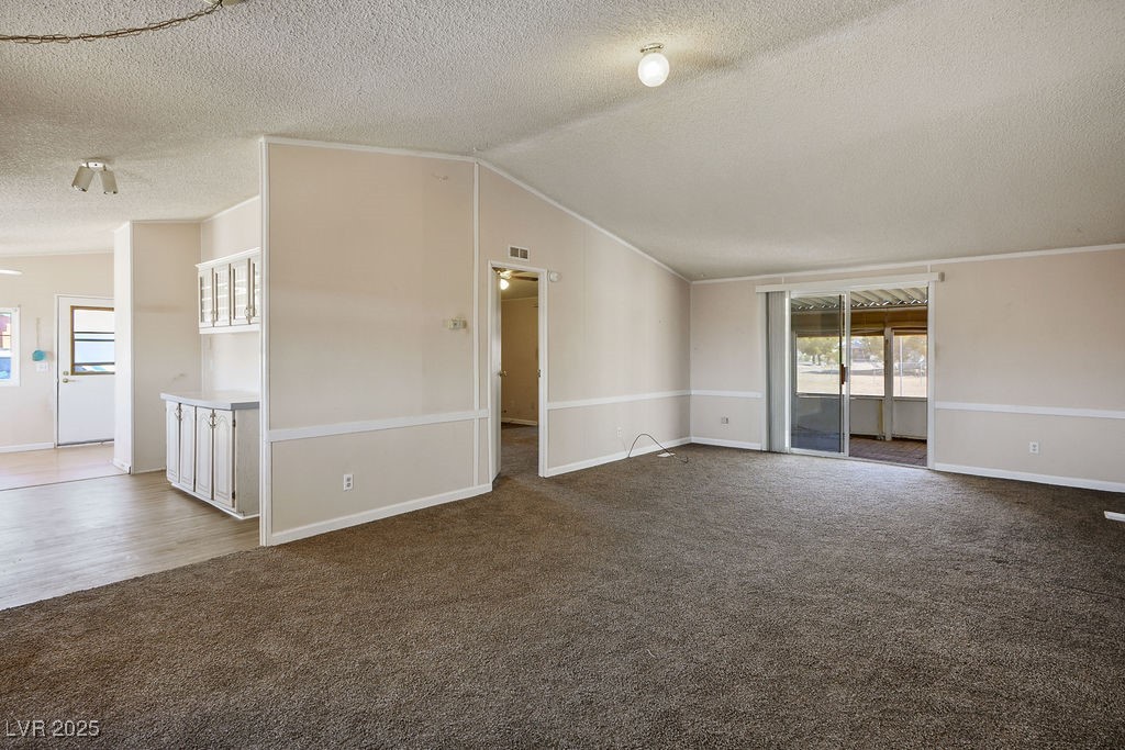 2370 Schifrin Street Property Photo 5
