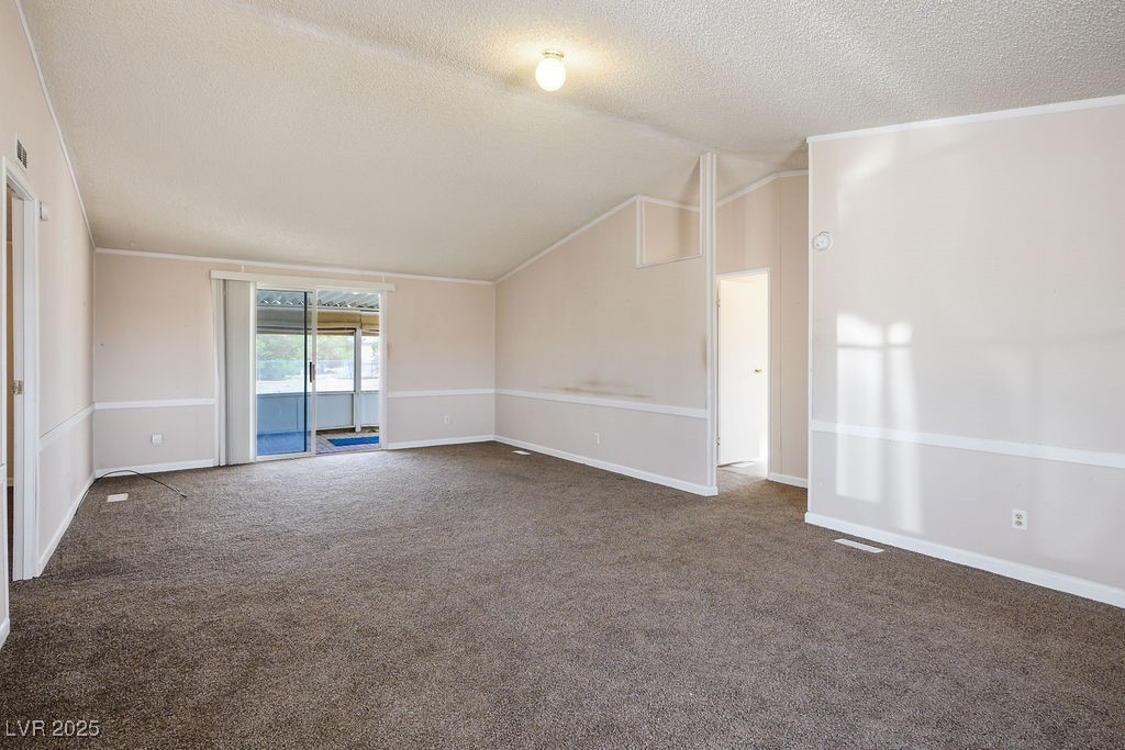 2370 Schifrin Street Property Photo 6