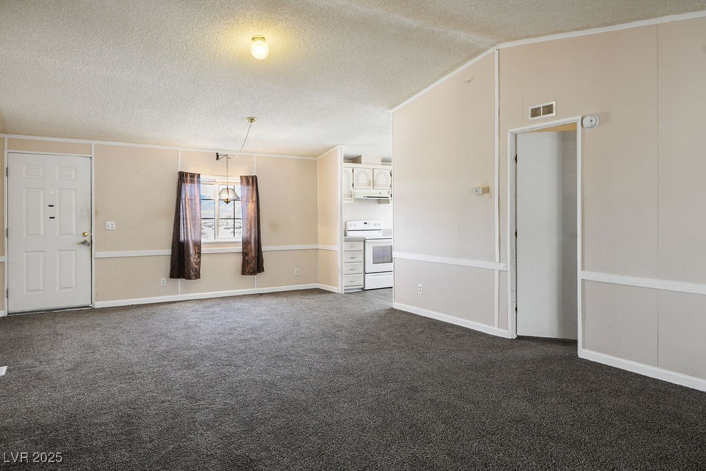 2370 Schifrin Street Property Photo 9