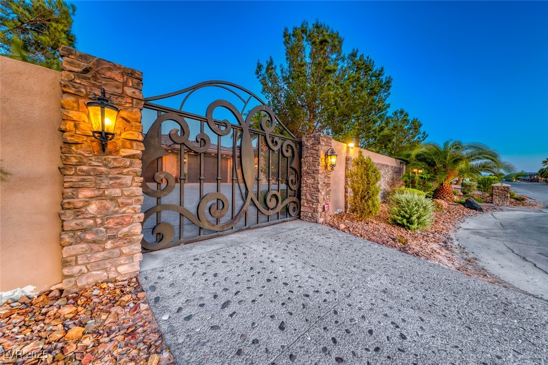 9920 Rancho Destino Road Property Photo 1