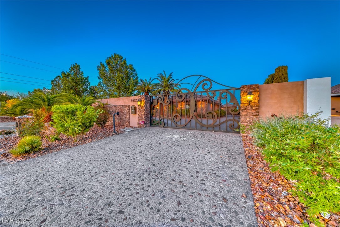 9920 Rancho Destino Road Property Photo 6