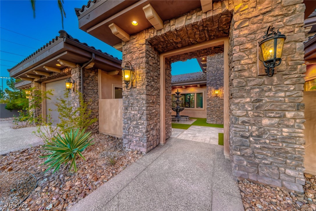 9920 Rancho Destino Road Property Photo 8