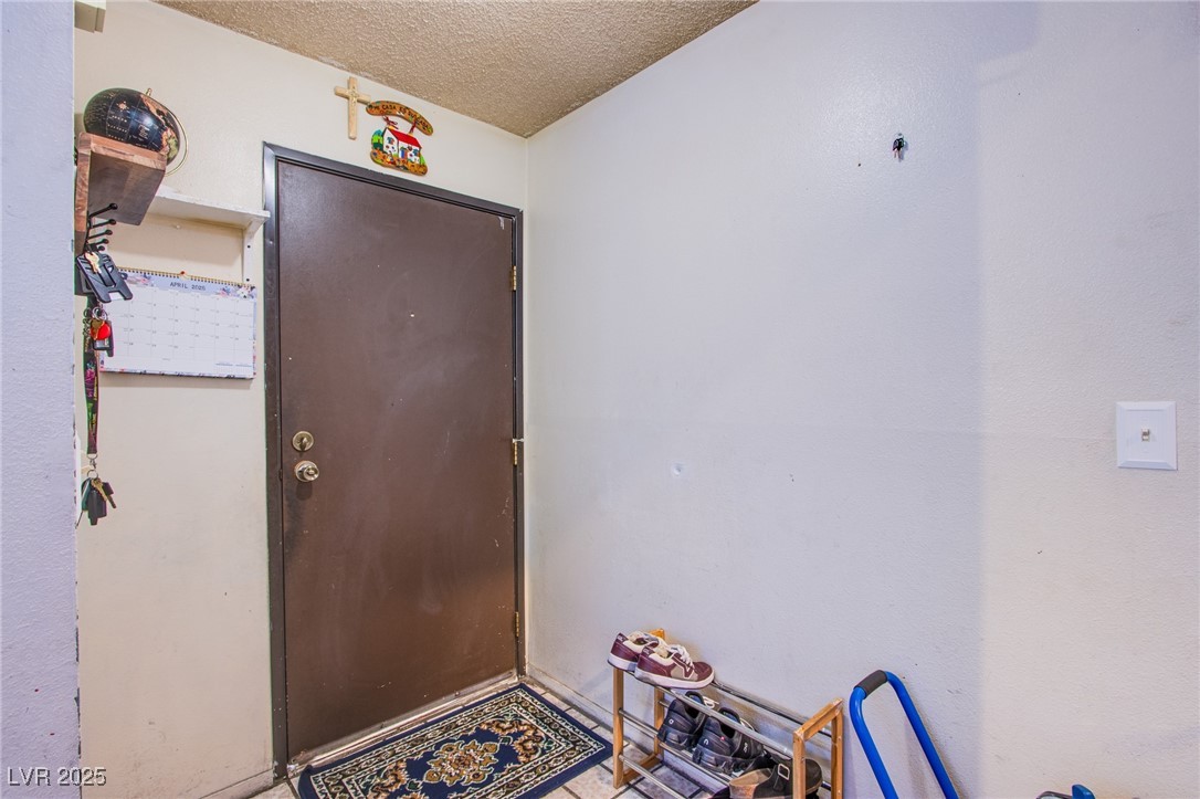 2080 Karen Avenue 9 Property Photo 3