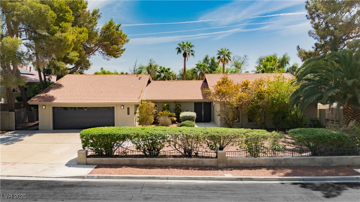 3007 La Mesa Drive Property Photo