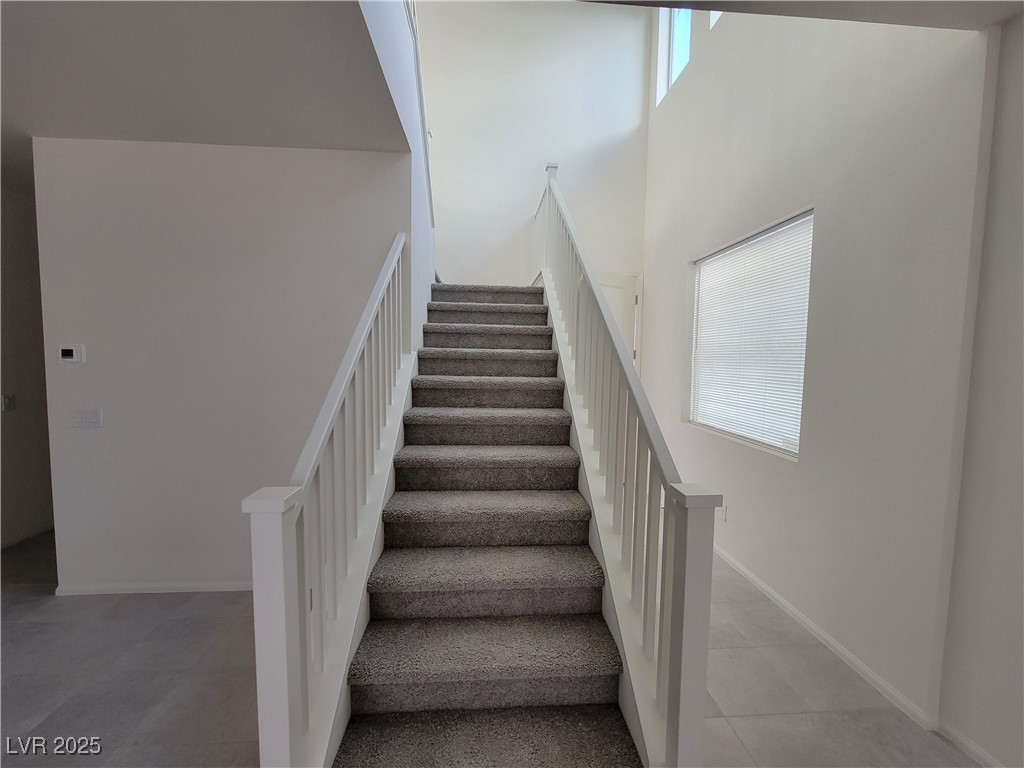 9159 Oxford Blue Avenue Property Photo 8