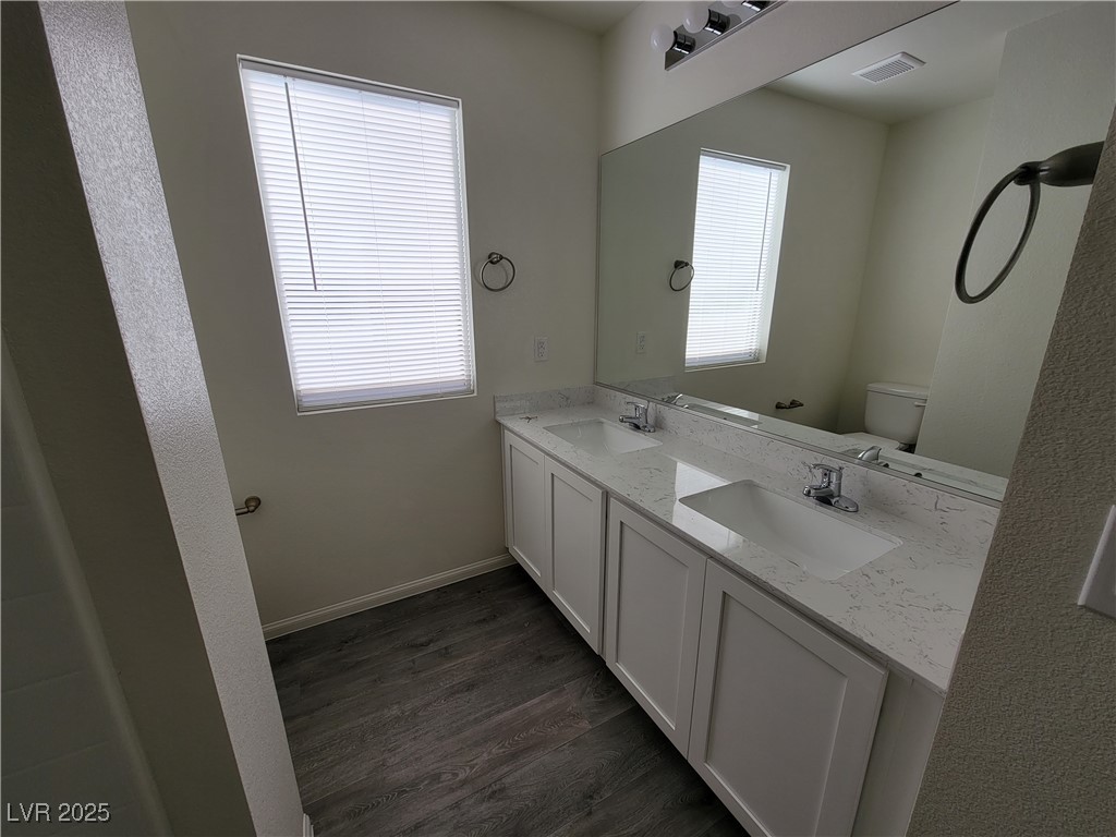 9159 Oxford Blue Avenue Property Photo 17