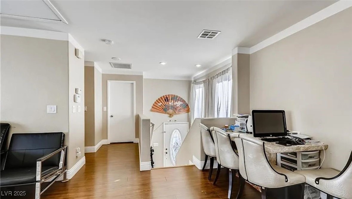 9772 Splendor Sky Avenue Property Photo 6
