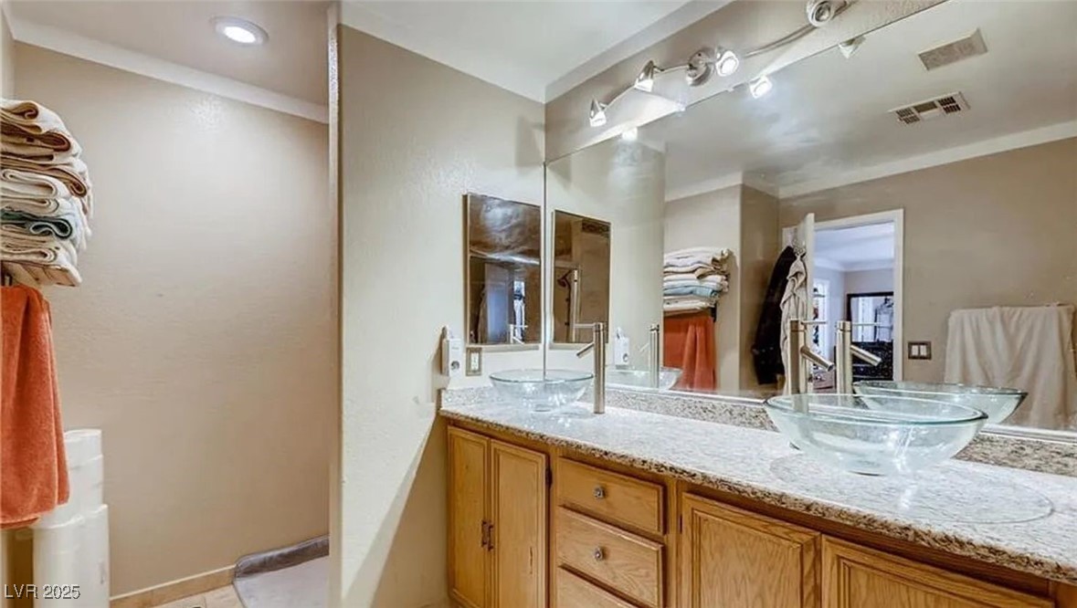 9772 Splendor Sky Avenue Property Photo 9
