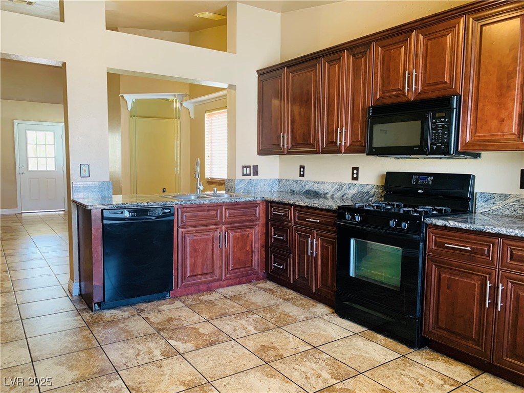 1629 Royal Palm Drive Property Photo 2
