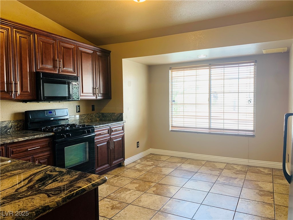 1629 Royal Palm Drive Property Photo 5