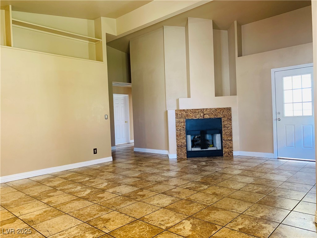 1629 Royal Palm Drive Property Photo 7