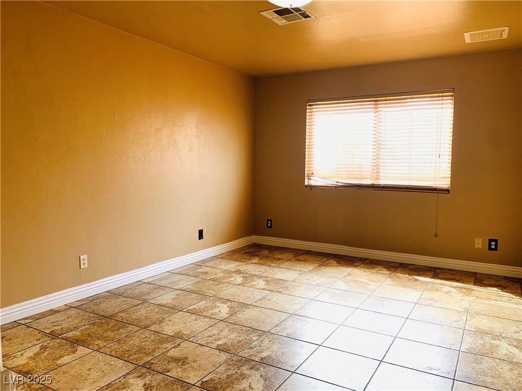 1629 Royal Palm Drive Property Photo 8