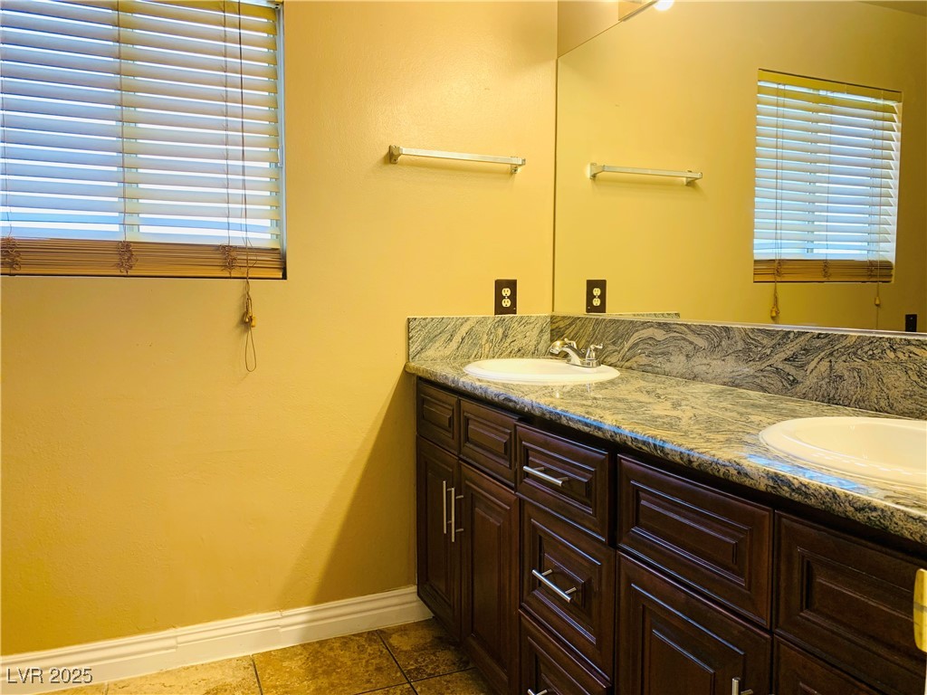 1629 Royal Palm Drive Property Photo 9