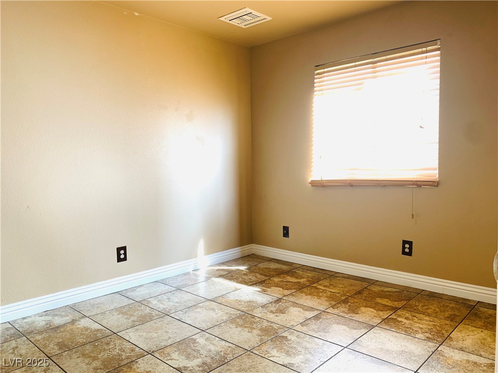1629 Royal Palm Drive Property Photo 14