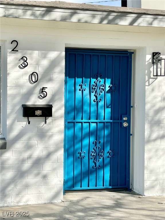 2305 Santa Paula Drive Property Photo 3