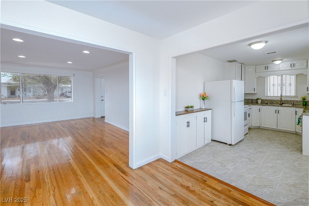 2305 Santa Paula Drive Property Photo 11