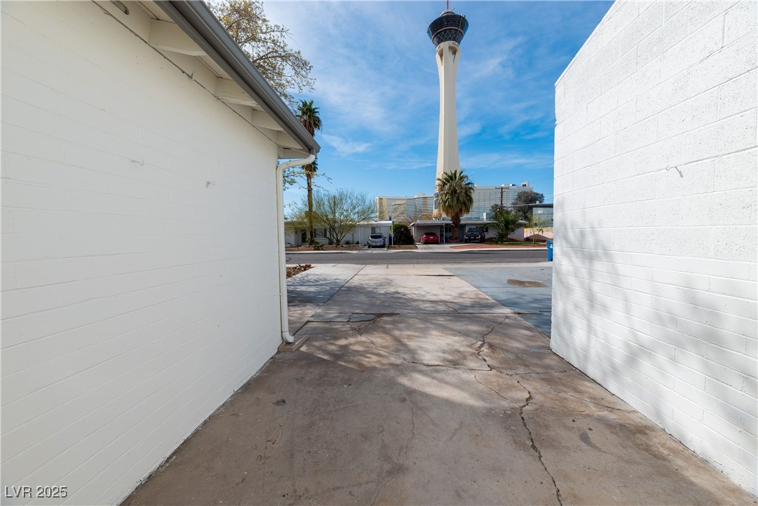 2305 Santa Paula Drive Property Photo 32