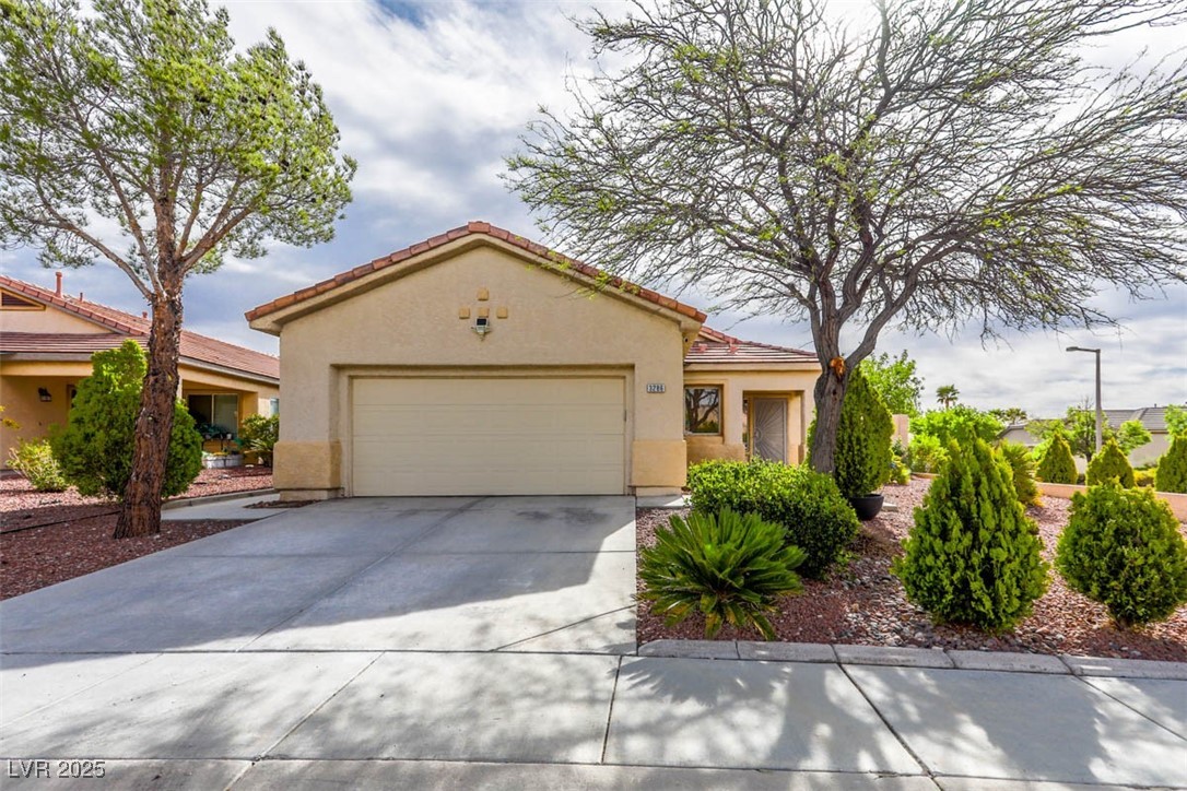 Autumn Ridge At Summerlin Phase 1 Real Estate Listings Main Image