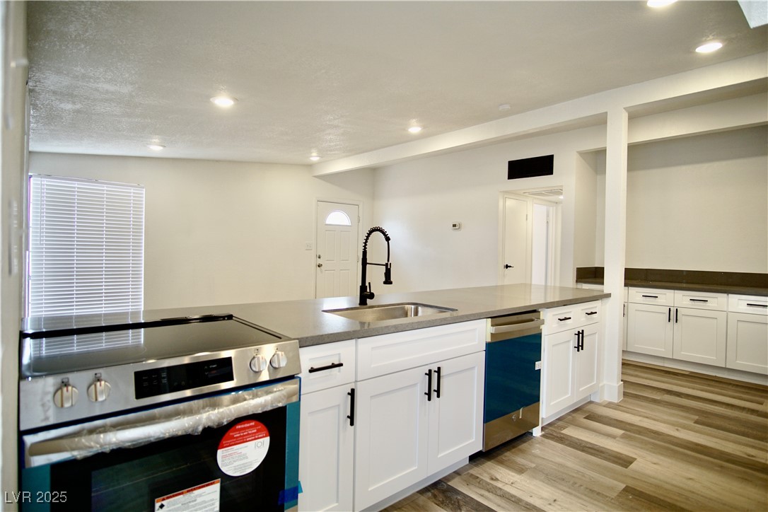 1944 Allen Avenue Property Photo 1
