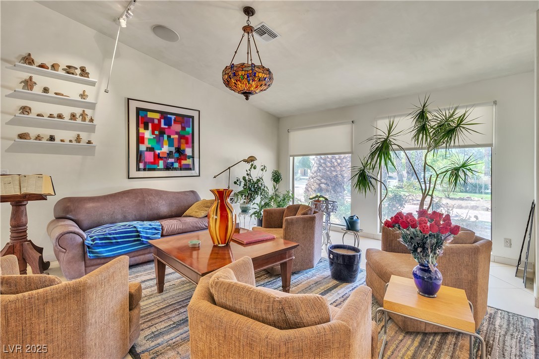 2770 La Casita Avenue Property Photo