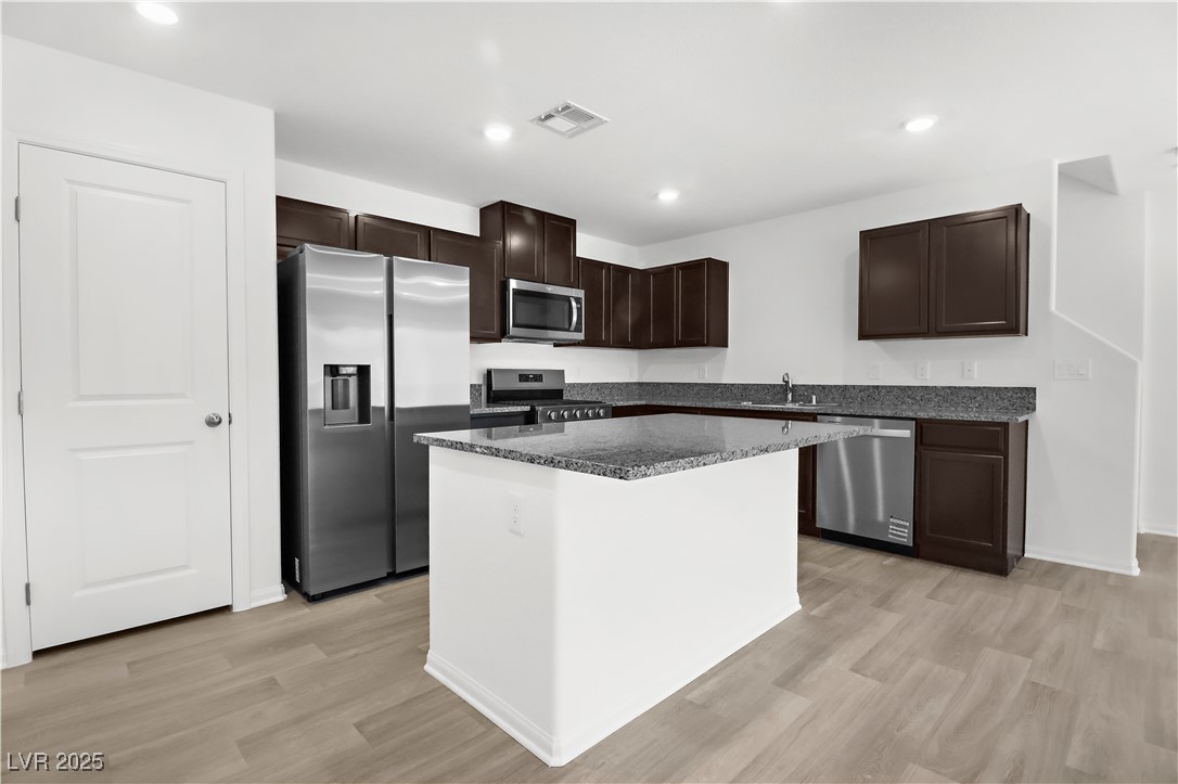 6022 S. Tomsik Street Property Photo 8