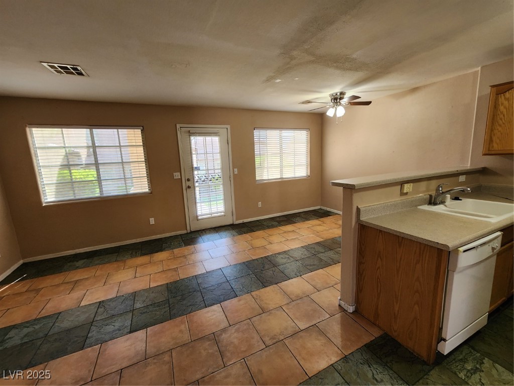 1920 Hodgenville Street 102 Property Photo 4