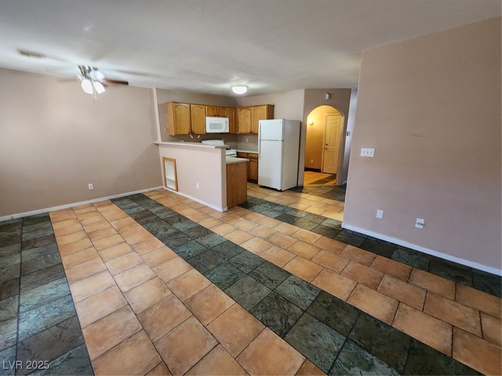 1920 Hodgenville Street 102 Property Photo 6