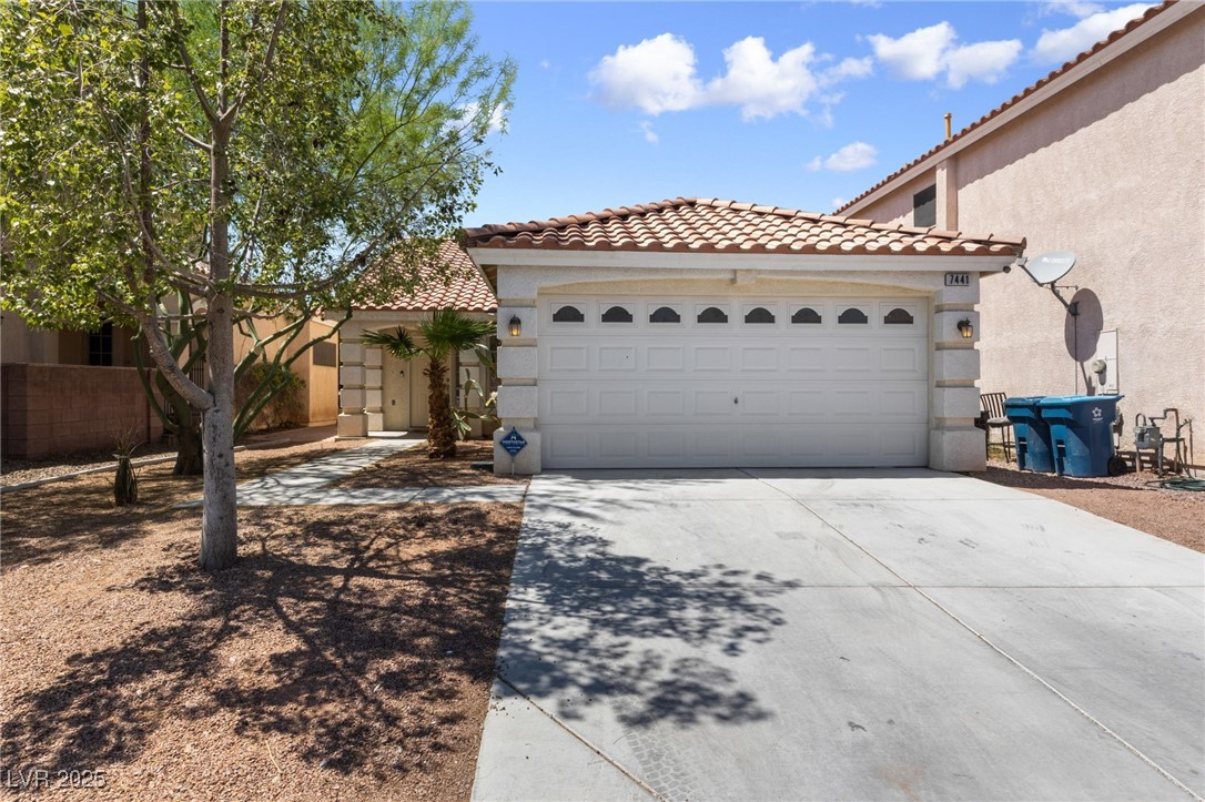 7441 Aurora Glow Street Property Photo 2