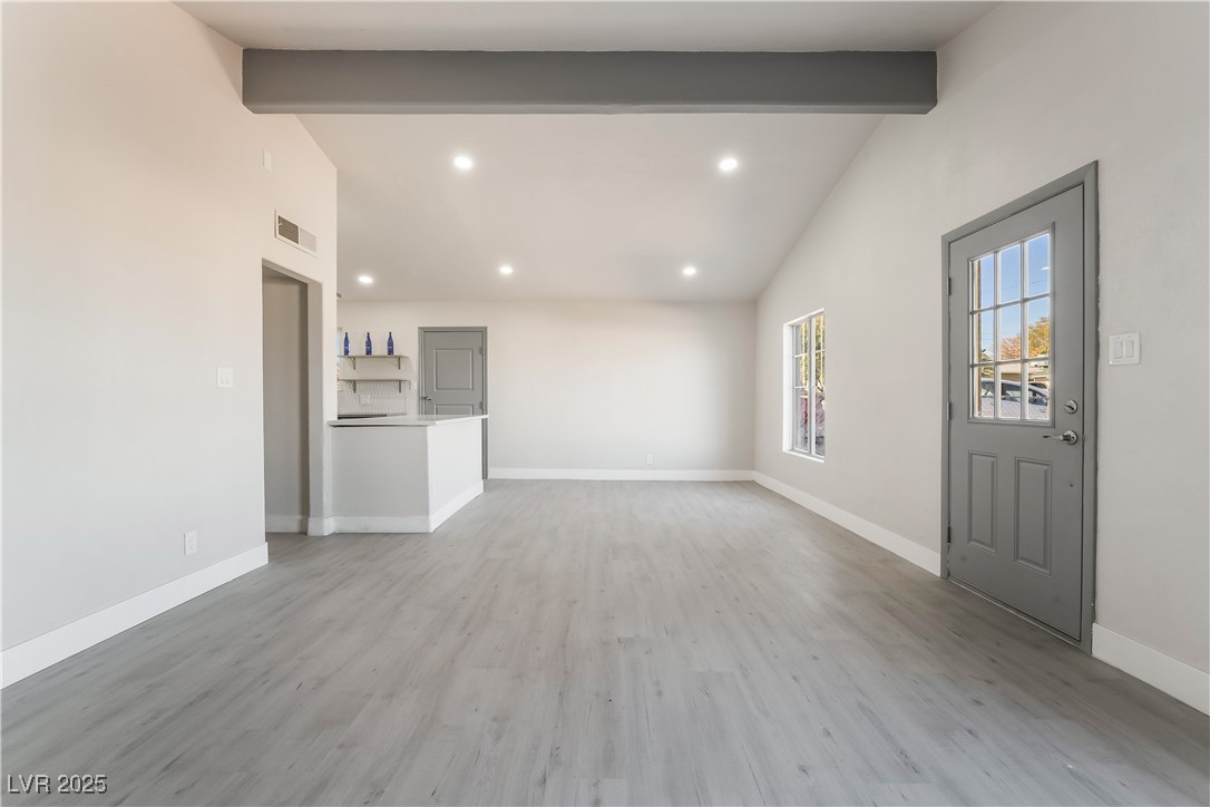 1720 Hassett Avenue Property Photo 3