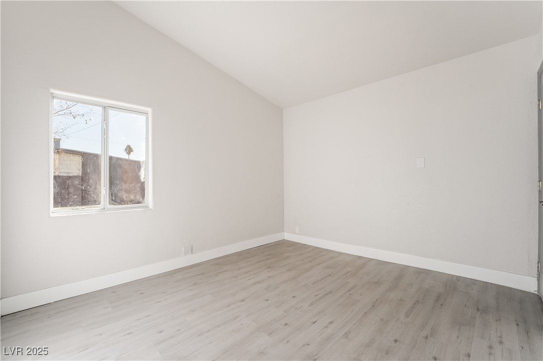 1720 Hassett Avenue Property Photo 17