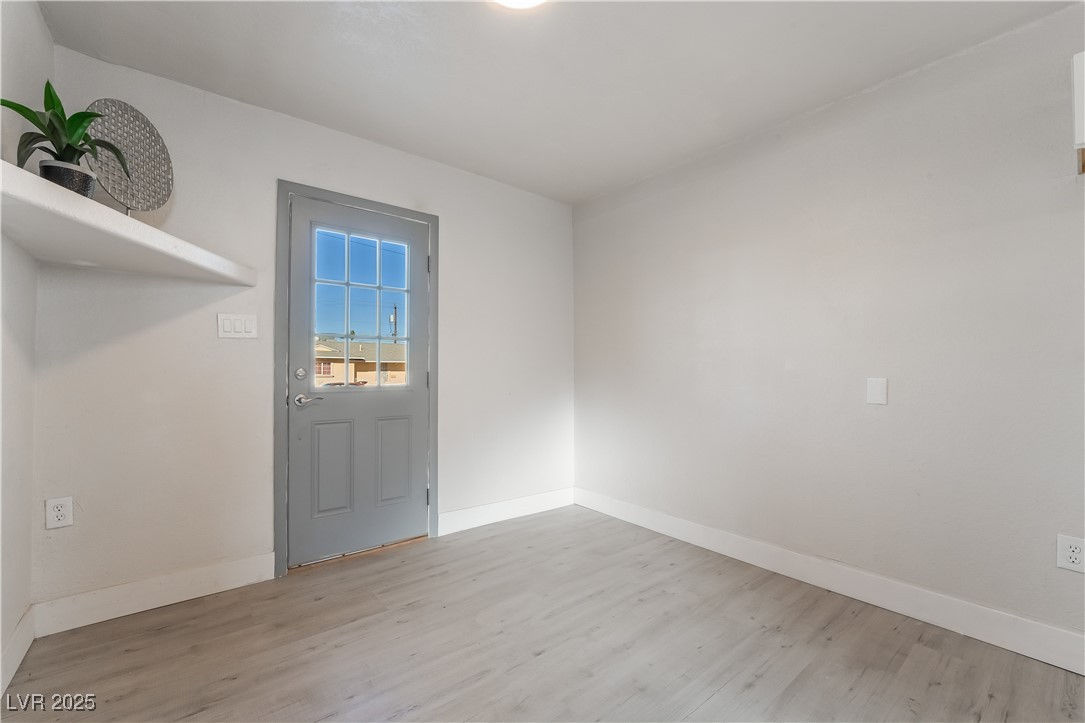 1720 Hassett Avenue Property Photo 24