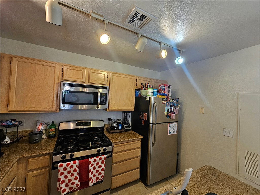 8452 Boseck Drive 216 Property Photo 9