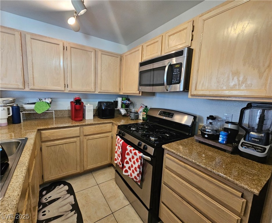 8452 Boseck Drive 216 Property Photo 10