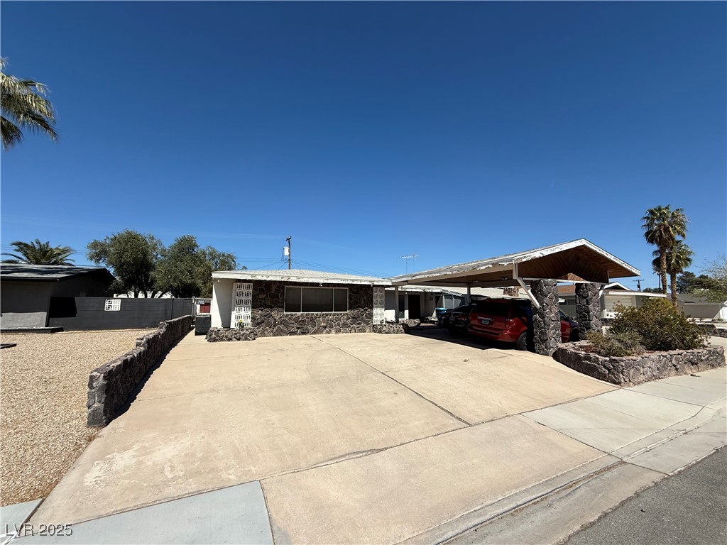 1674 Seneca Lane Property Photo