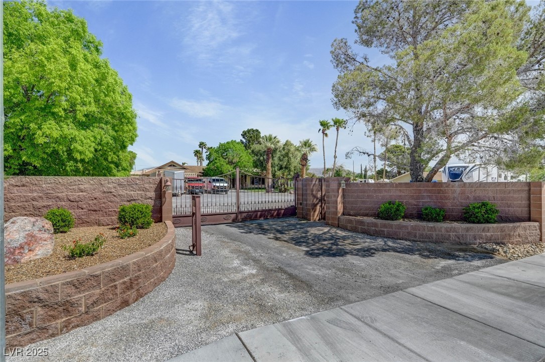 8970 West Lone Mountain Road Property Photo 7