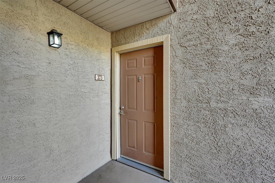 5422 River Glen Drive 373 Property Photo 4