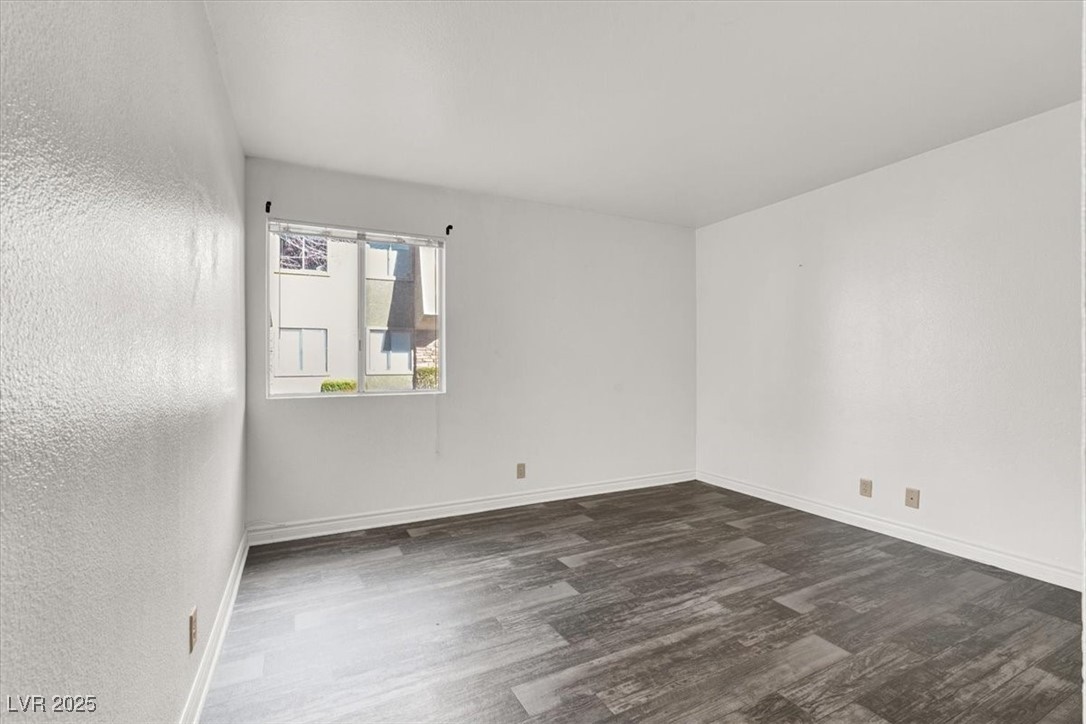 5422 River Glen Drive 373 Property Photo 15