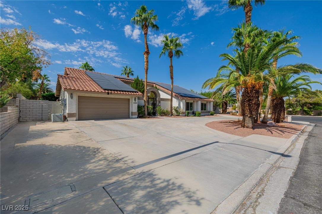 2250 Bowie Circle Property Photo 4