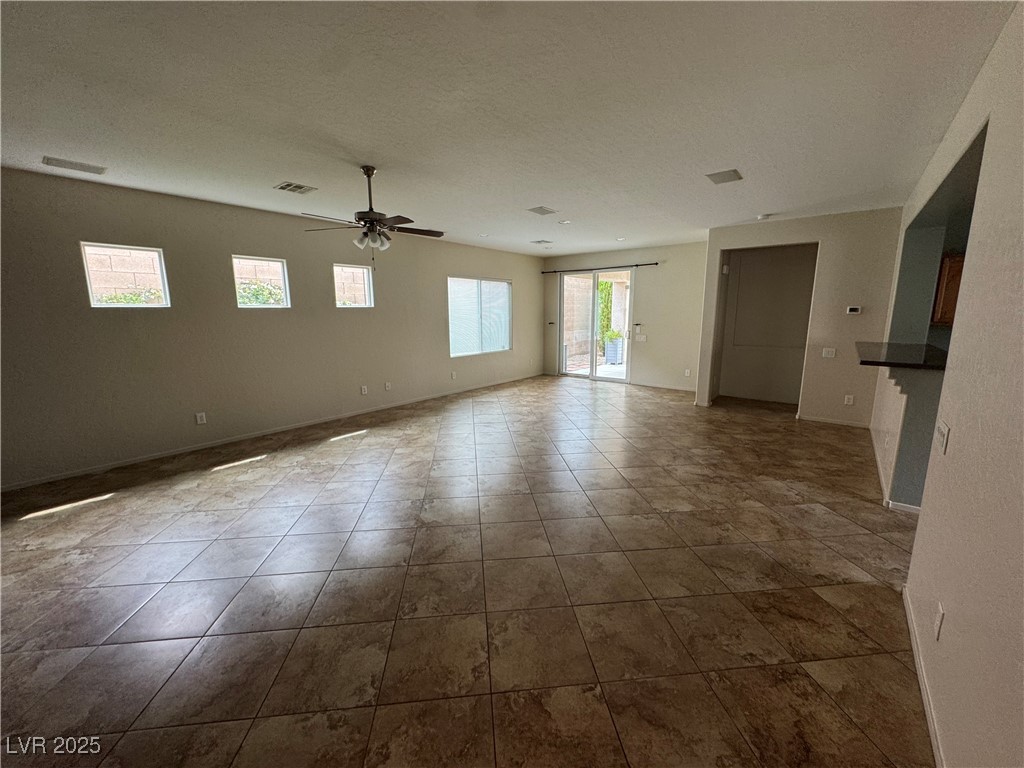 2671 Lochleven Way Property Photo 13